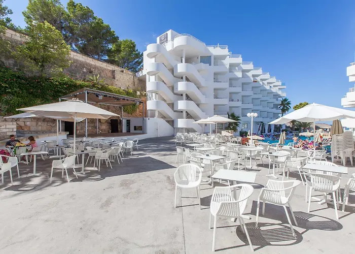 Fergus Style Cala Blanca Suites